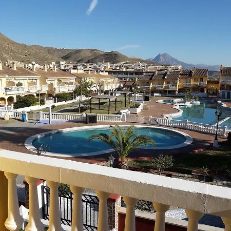 Pueblo Acantilado,el Campello בית נופש אל קאמפיו