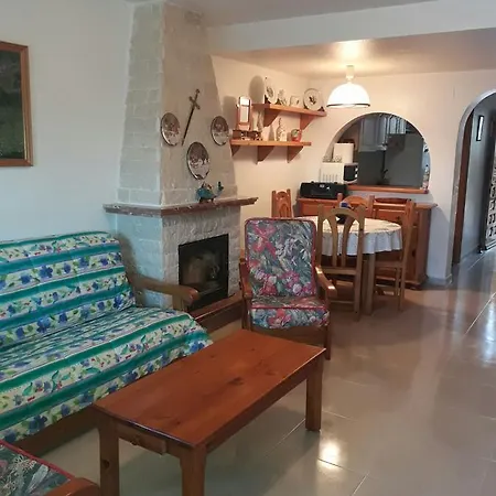 Pueblo Acantilado,el Campello בית נופש