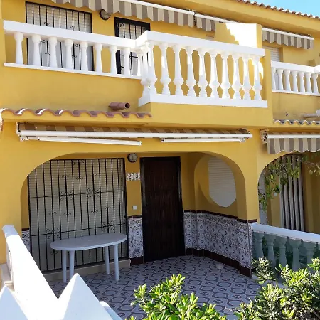 Pueblo Acantilado,el Campello בית נופש אל קאמפיו